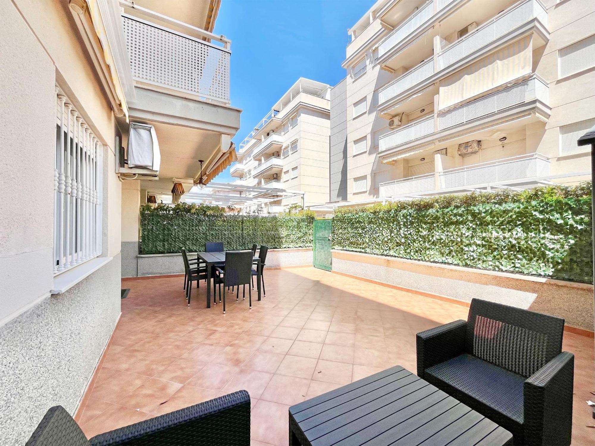 Global Properties, Planta Baja Con Piscina En Canet De Berenguer * Canet d'En Berenguer